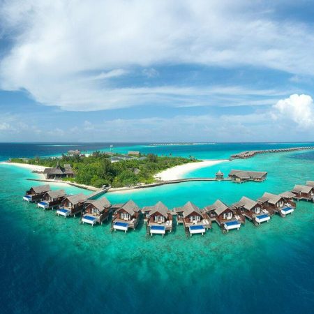 Enjoy the Housereef with Complimentary Snorkeling Gear
